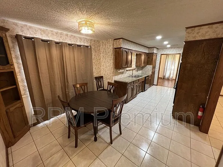 13936 Cayuga Dr — Photo 12