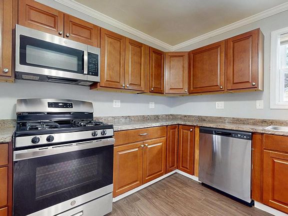 2nd image of 309 Columbine Ave