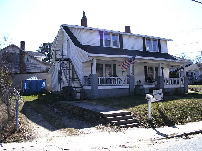 301 E Guilford St #A — Photo 2