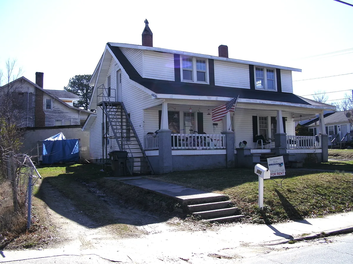 Building Photo - 301 E Guilford St #A