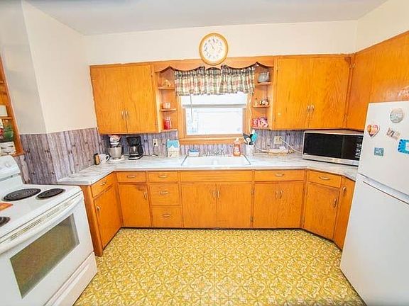 2nd image of 307 N Ash St