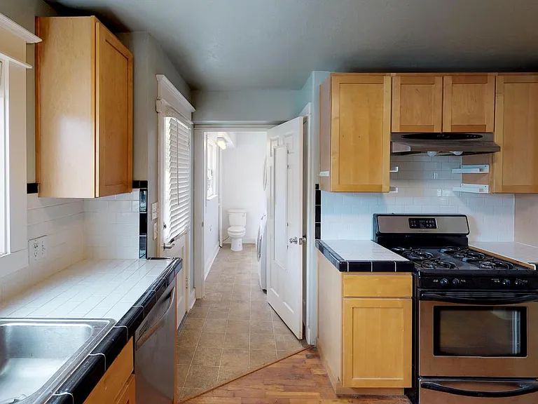 6914 NE Grand Ave — Photo 6