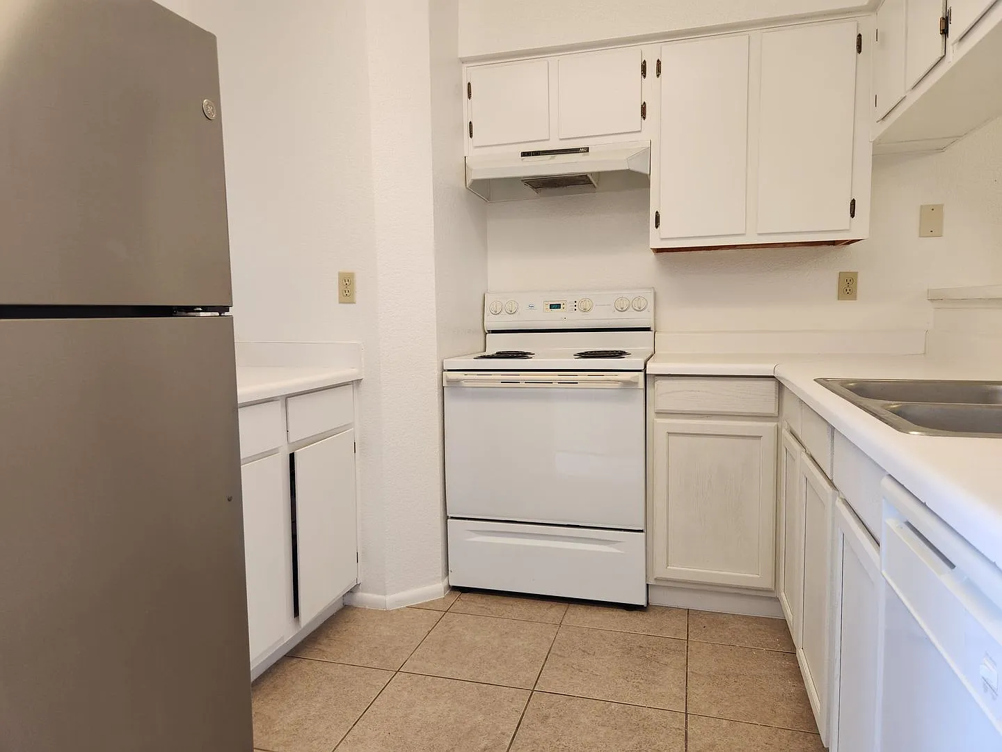 Bottom Floor Handicap Condo — Photo 2