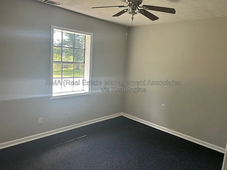 118 Quincy Ave #B — Photo 6