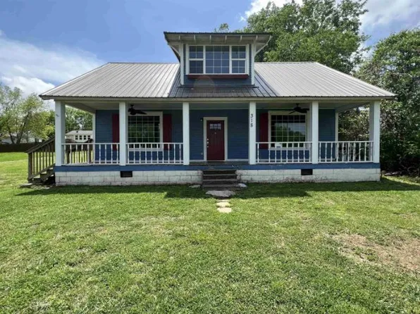 318 Church St E, Clifton, TN 38425