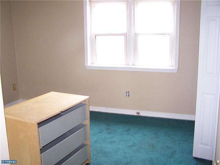 2nd image of 450 Thomson Ave