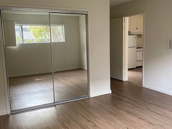 5th image of 607 Marine St #6