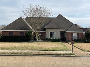 402 Park Ridge Dr, Brandon, MS 39042
