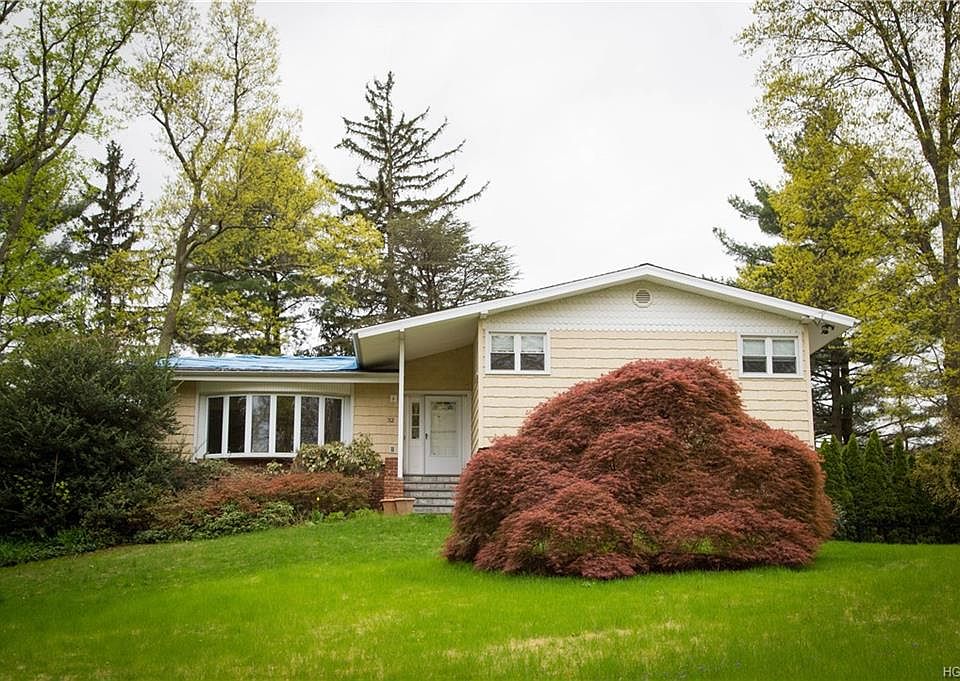 1st image of 32 Andrea Ln