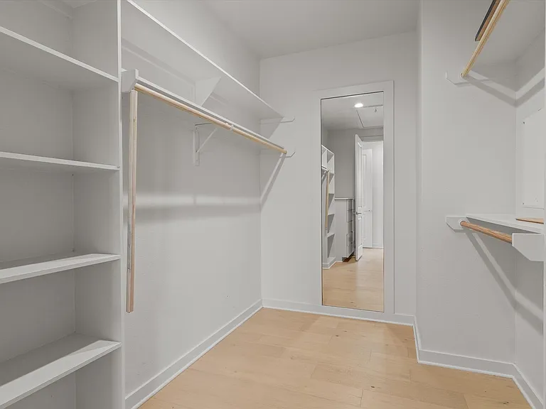 2509 S 4th St — Photo 26