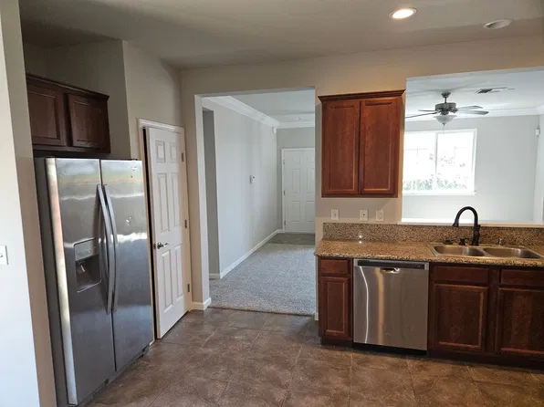 675 Mission De Oro Dr, Redding, CA 96003