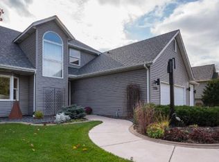 7121 Riverwood Dr NE, Fridley, MN 55432