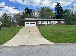 541 Morningstar Dr, Ellwood City, PA 16117