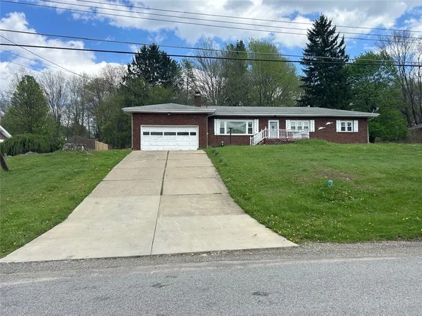 541 Morningstar Dr, Ellwood City, PA 16117