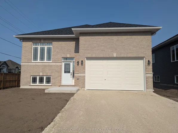2 Joanne Cres N, Wasaga Beach, ON L9Z 0S2