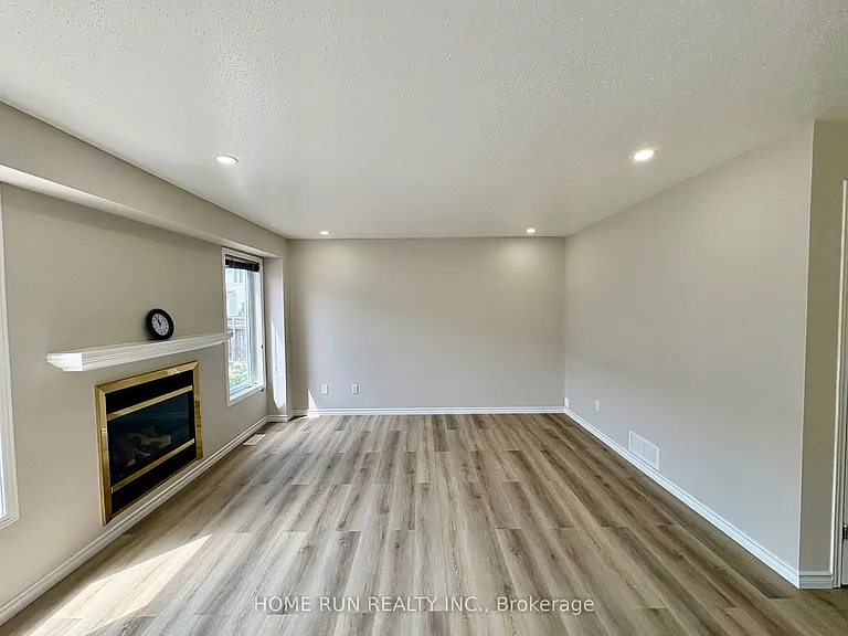 52 Collington St — Photo 10