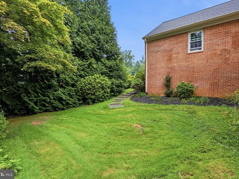 7715 Crossover Dr — Photo 80