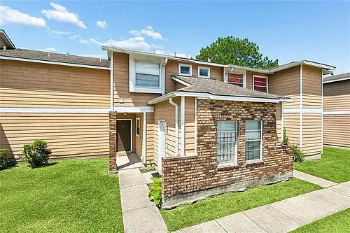 2425 Oxford Pl Photo 1
