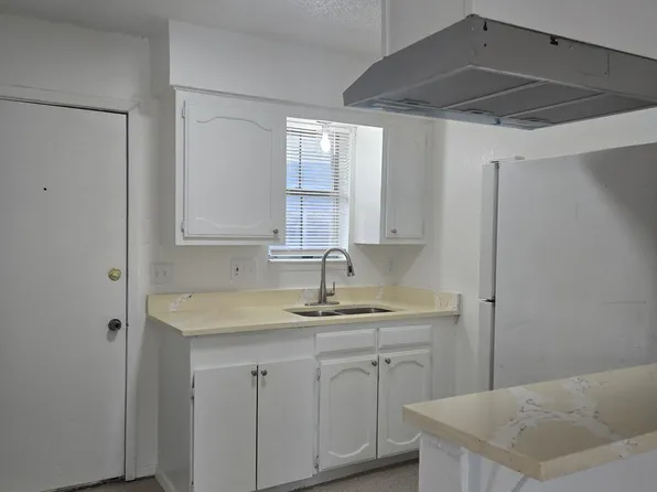 3440 Stuart Dr #3440, Fort Worth, TX 76110