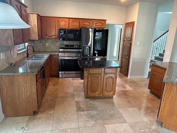 5th image of 10708 Alexandria Dr