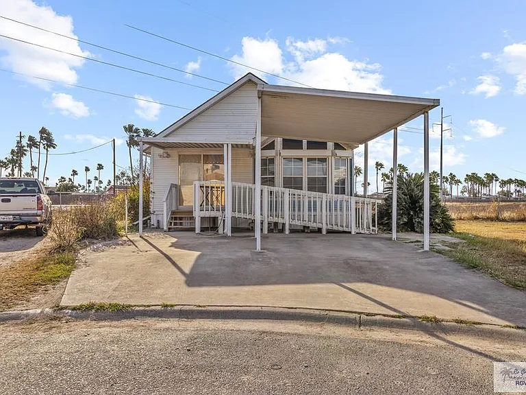 2800 Turner St — Photo 1