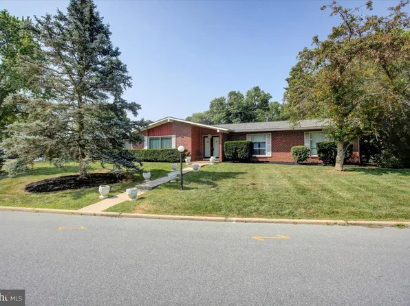 19507 Spring Valley Dr, Hagerstown, MD 21742
