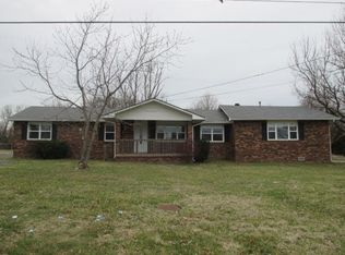 1607 S Jefferson Ave, Aurora, MO 65605