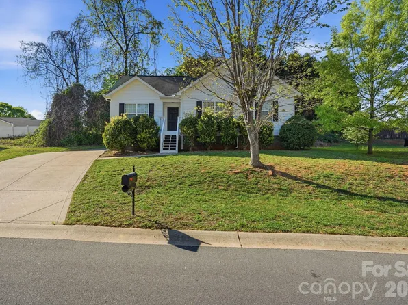 2432 Terra Dr, Gastonia, NC 28054