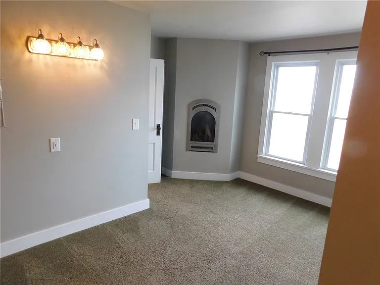 321 N Main St — Photo 10