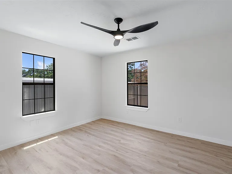 12019 Beth Ln — Photo 37