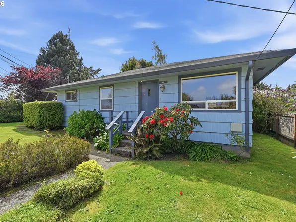2984 Myrtle St, North Bend, OR 97459