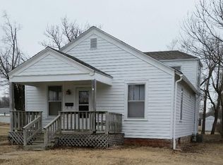 111 N 9th St, Herington, KS 67449