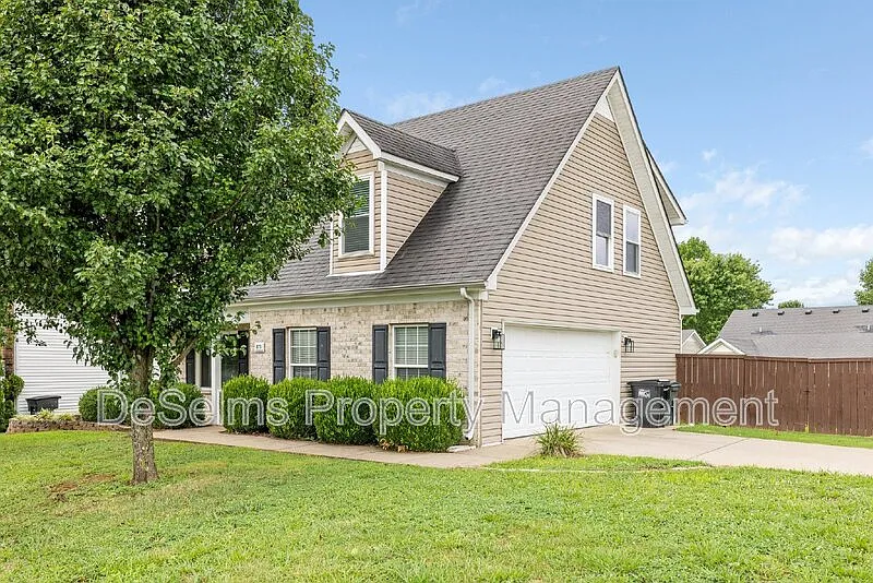 3 bed, 2.5 bath, 1717 sqft, $2,300 — Photo 4