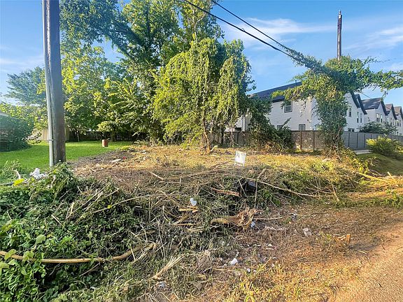 2nd image of 5908 Maxroy St