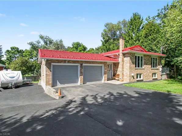 16 Main St, North Dumfries, ON N0B 1E0