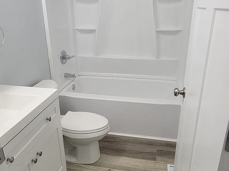 200 Lewis St #200 — Photo 7