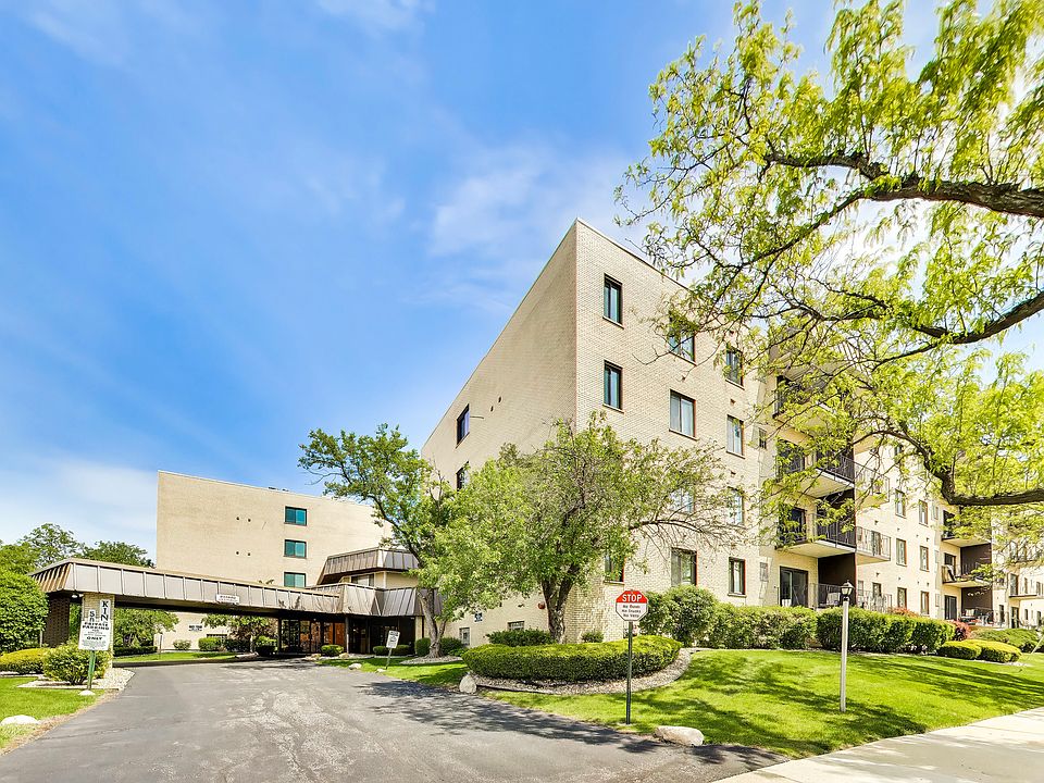 1st image of 5840 W 104th St APT 415