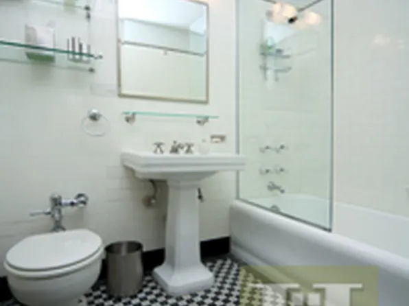 201 West 16th Street image 1 of 5