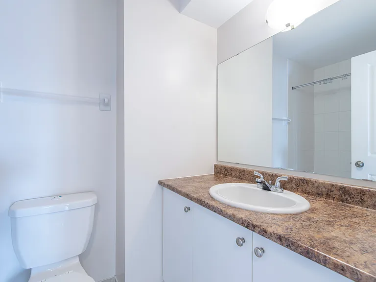 307 Lebreton St S — Photo 15