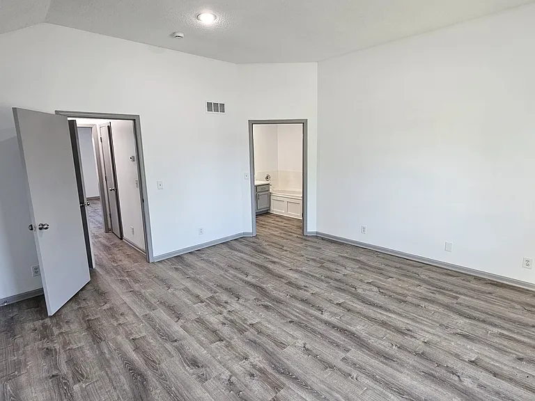 17641 W 111th Pl — Photo 18