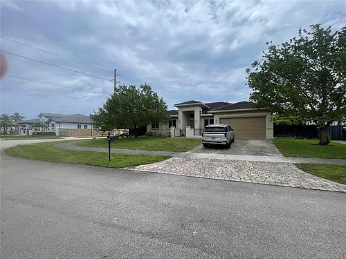 19701 SW 84th Ct Photo 1
