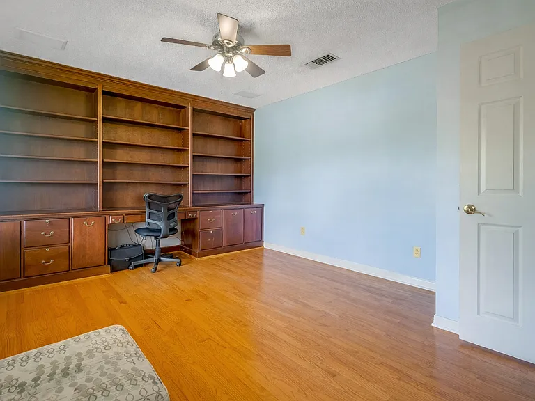 3019 Keats Dr — Photo 46