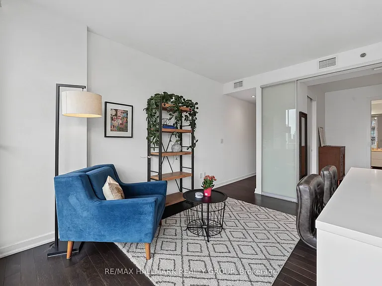 300 Lisgar St #407 — Photo 6