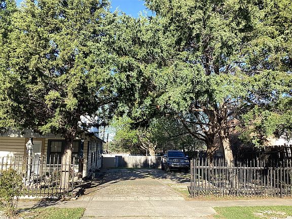 3rd image of 313 SW 6th St