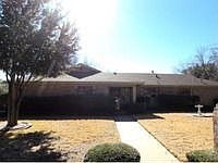 1st image of 3845 Parkwood Dr