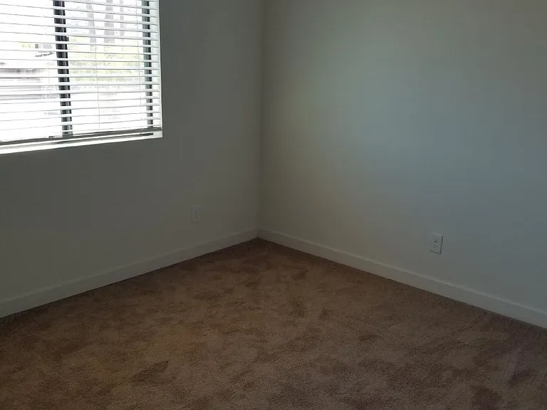 813 E Siesta Dr #D — Photo 21