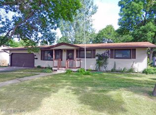 107 Village Ave, Cannon Falls, MN 55009