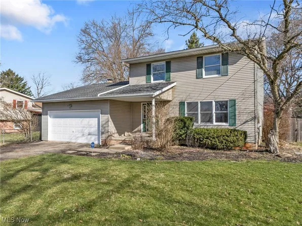 2135 45th St NE, Canton, OH 44705