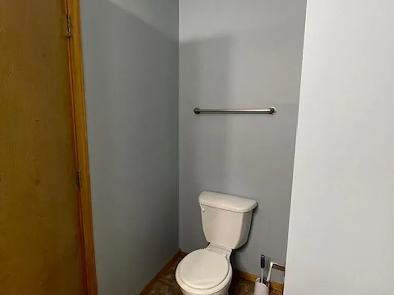 834 S Mahn Ave — Photo 37