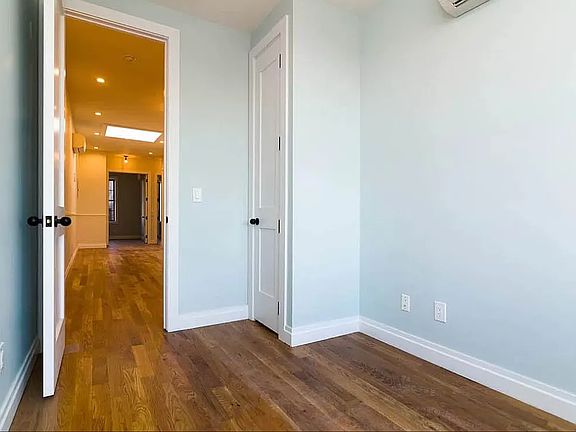 5th image of 316 Melrose St #3L